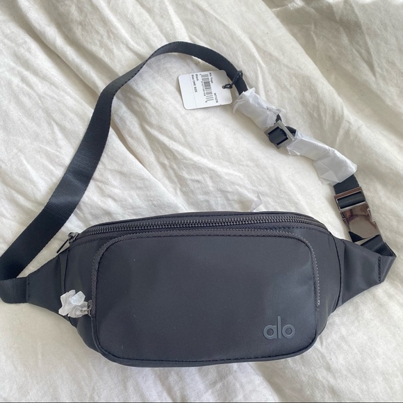 alo fanny pack